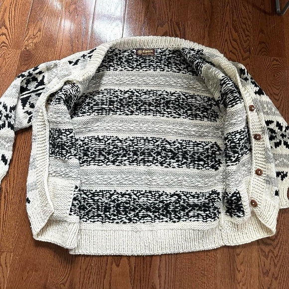 Vintage Wool Knit Sweater - Picture 6 of 7